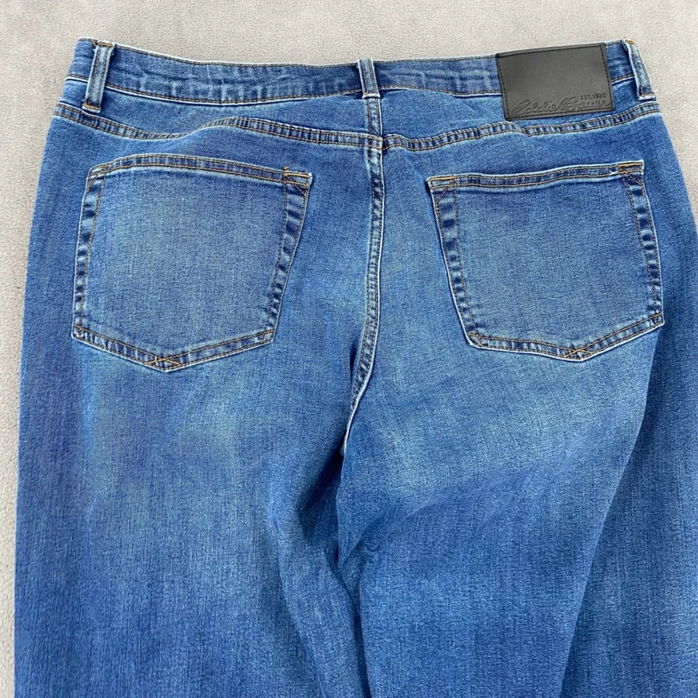 Eddie Bauer Mens Straight Leg Jeans Blue Medium Wash Denim 36x32 Mid Rise